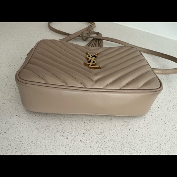 SOLD YSL Saint Laurent Lou Quilted Calfskin Leather Beige Camera Bag - Picture 4 of 12